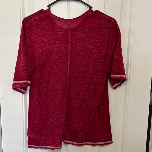 Looney Tunes Women’s Red Graphic T-Shirt - Picture 2 of 10